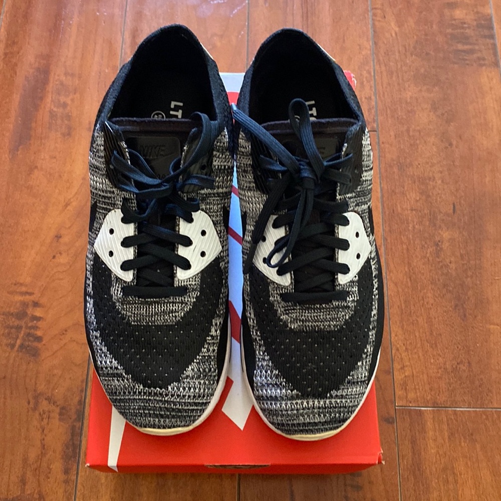 Women's Nike Air Max 90 Ultra 2.0 Flyknit 'Black White Oreo 881109-002 Size 9